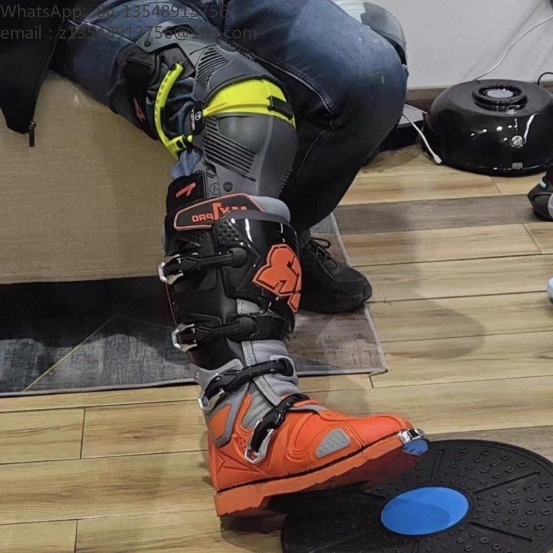 واقيات الركبة للدراجات النارية - مراجعة Motorcycle Gear Mens وسعره